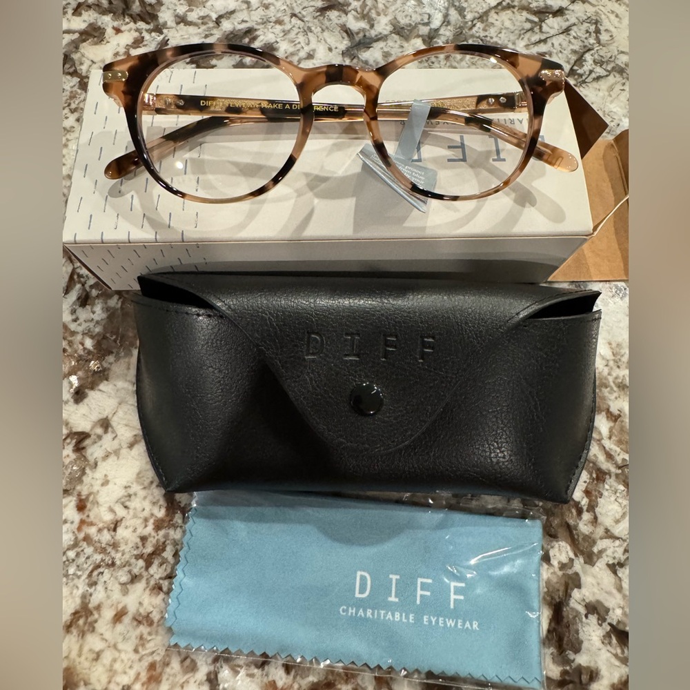 DIFF Blue-Light Blocking Glasses - Picture 2 of 11